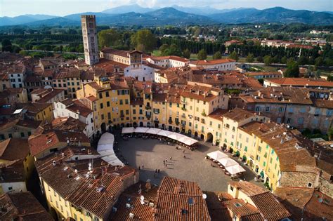 Lucca Private Walking Tour - Tourist Journey