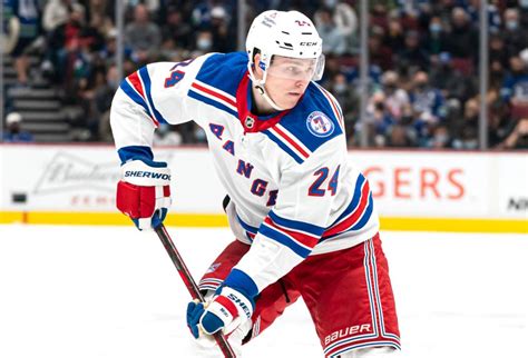 Rangers' Kaapo Kakko extends point streak despite lineup switch