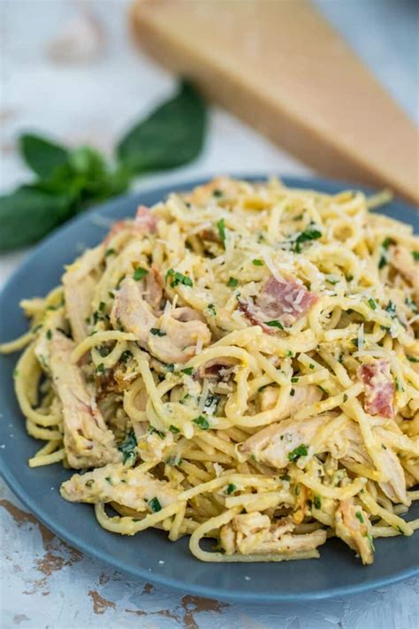 Best Chicken Carbonara Pasta Recipe [VIDEO] - S&SM