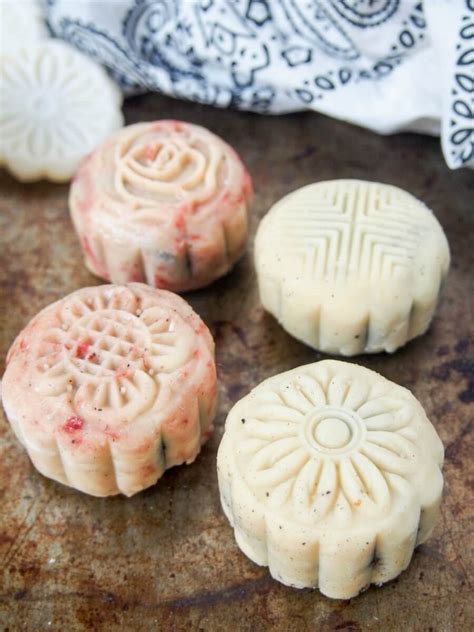 Chinese mooncakes (snow skin mooncakes) - Caroline's Cooking