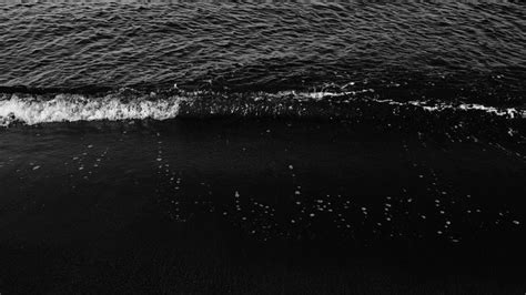 Dark beach waves [1920 1080] | Dark beach, Dark black wallpaper, Waves wallpaper