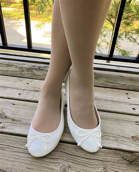 White Leather Ballet Flats & Pantyhose | Ballerinas schuhe, Ballerinas, Ballett