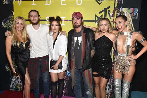 Noah Cyrus 'Loyal' to Billy Ray After 'Hard' Divorce: Source (Exclusive)