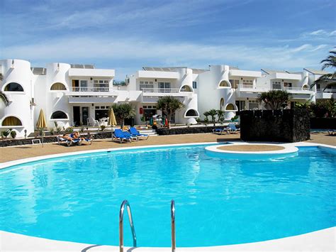 Floresta Apartments - Puerto Del Carmen Hotels | Jet2Holidays