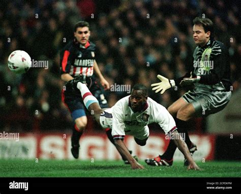 Christian vieri atletico madrid hi-res stock photography and images - Alamy