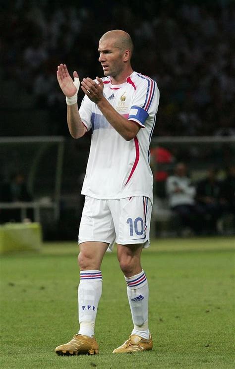 Alfred Yaghobzadeh Photography | Zinedine Zidane a red card during the ...