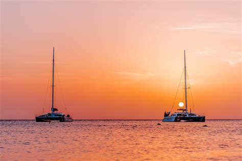 Aruba Sunset Sail with Appetizers and Open Bar (Mar 2024)