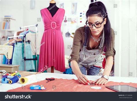 12,945 Fashion designer skill Images, Stock Photos & Vectors | Shutterstock