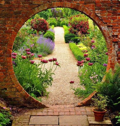 38 Stunning Stone Moon Gate Ideas | Moon garden, Garden design, Moon gate