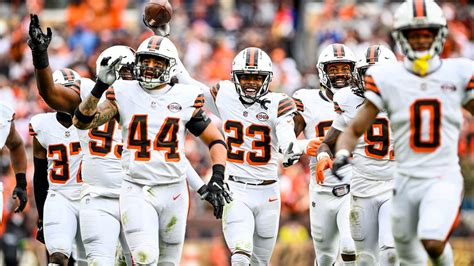 Cleveland Browns To Wear White Helmets, 1946 Throwback Uniforms On ...