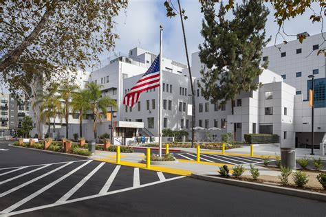 Glendale Memorial Hospital Laurel Street Entrance