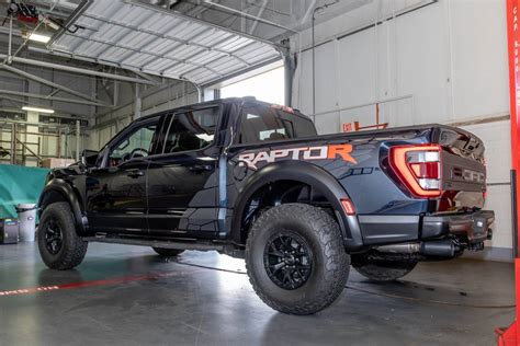 2023 Ford F 150 Raptor R Vs 2022 Ram Trx How They Compare | Images and ...