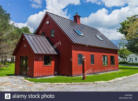 Barn Red Metal Roof - AvaLindell