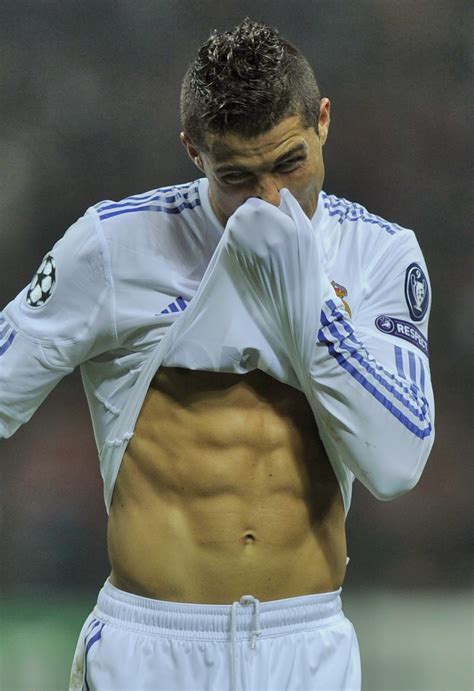 WE LOVE HOT GUYS: Cristiano Ronaldo, hot abs