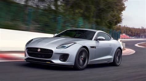 Jaguar F-type: new 2019 models get a tech-heavy refresh | CAR Magazine