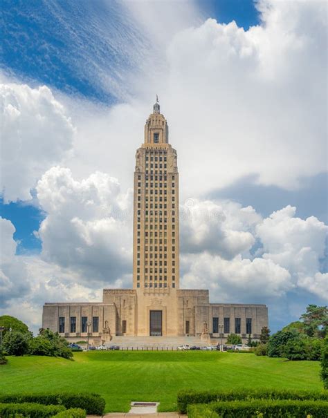 Portrait Louisiana State Capitol Building Stock Image - Image of green, baton: 126454031