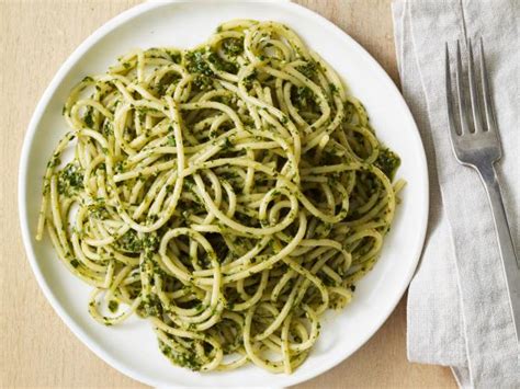 Spaghetti with Pecan-Herb Pesto Recipe | Geoffrey Zakarian | Food Network