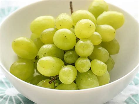 Green Grapes Nutrition Facts - Eat This Much