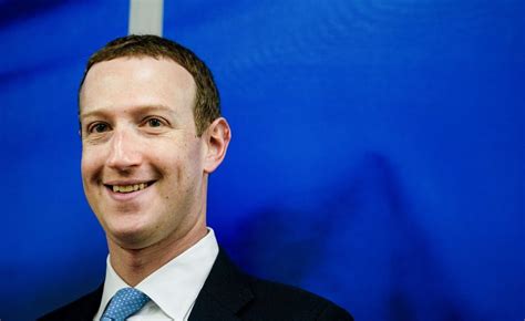 Mark Zuckerberg Surfing in Hawaii in Sunscreen Becomes Meme | TIME