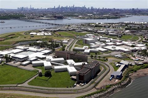 Notorious NYC slumlord Daniel Ohebshalom attacked at Rikers Island jail: Report - silive.com