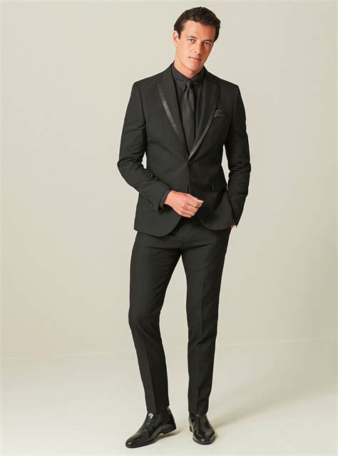 10 Dapper Black Suit & Black Shirt Outfits for Men - Suits Expert