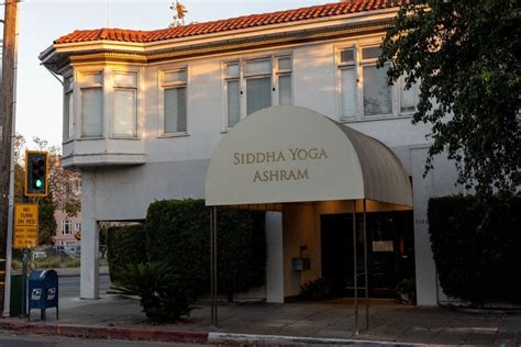 Siddha Yoga owns 30 properties in North Oakland. Half are vacant