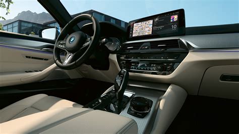 BMW 5 серии на официальном сайте BMW в России