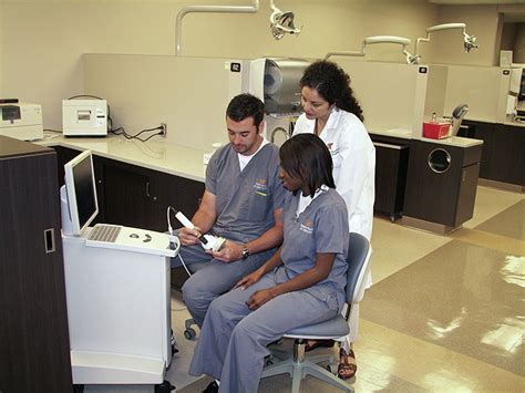 Technology in a Dental School Curriculum | March 2012 | Inside Dentistry