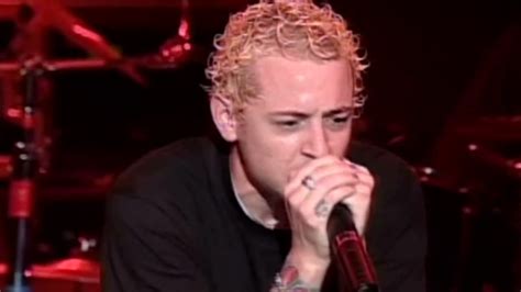 Linkin Park - Crawling (Live 2001) HD - YouTube