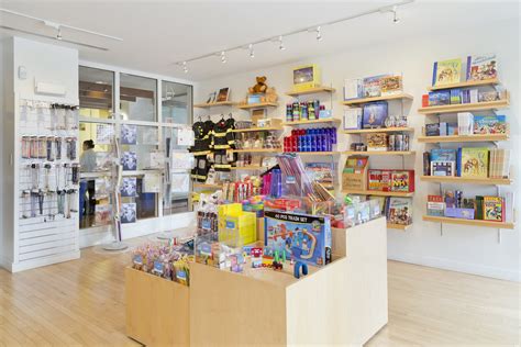 5 Chicago museum stores for cool gifts | Choose Chicago