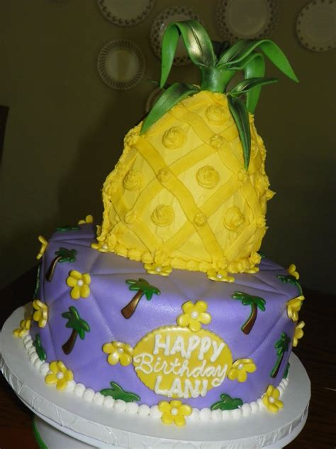 Plumeria Cake Studio: Hawaiian Pineapple Cake