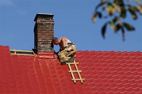 FOUR REASONS TO NEVER INSTALL YOUR OWN ROOF