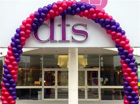 Balloon Arch installation across the UK, outdoors or inside | balloon.co.uk