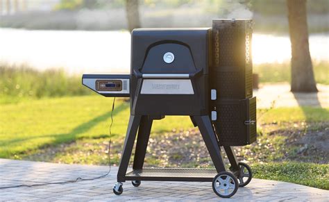 This Charcoal Grill & Smoker Won't Need New Fuel for 15 Hours