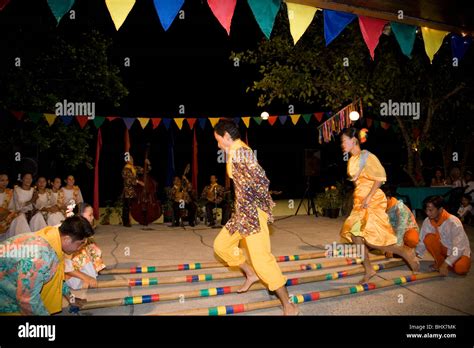 Tinikling Dance Clipart Bw