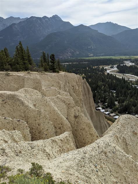 Hoodoos Trail - Columbia Valley - A walk and a lark