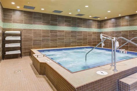 Indoor Pools - Lap Swimming, Waterslides, Hot Tubs Nearby | Life Time