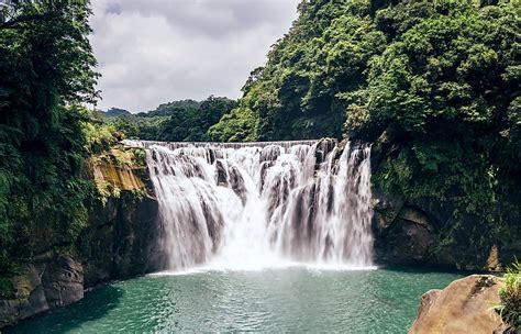 Shifen Waterfall, Taiwan: Unique Places In The World - WorldAtlas.com