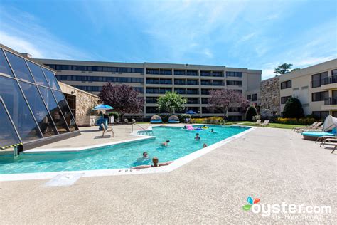 Williamsburg Inn - The Indoor Pool at the Williamsburg Inn | Oyster.com Hotel Photos