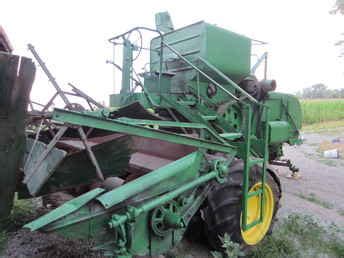 Used Farm Tractors for Sale: John Deere 55 Combine 1947 (2012-11-19) - Yesterday's Tractors