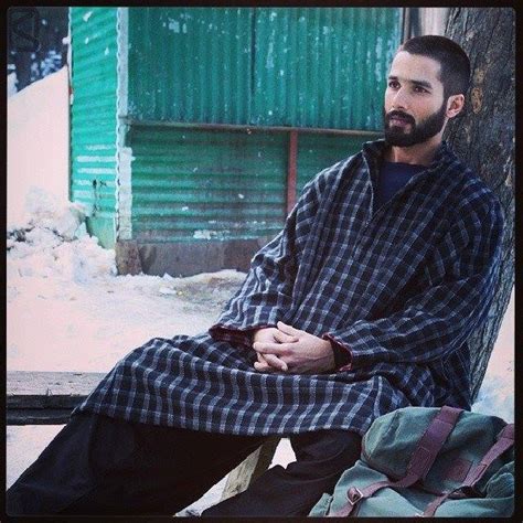 About Pheran And Poots: Kashmiri Attires | Utsavpedia