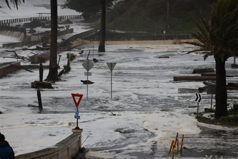 Calif. storm updates: Massive waves batter Santa Cruz's West Cliff Dr.