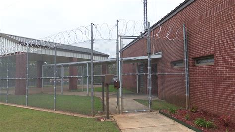 Lawrence County Jail inmate tests positive for COVID-19 | WHNT.com