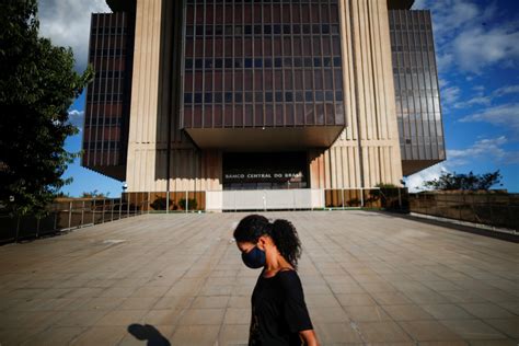 Brazil Central Bank Holds Interest Rates, Eyes Moderating Growth | IBTimes