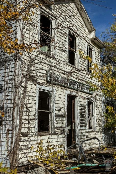 Abandoned hotel | Abandoned hotels, Old abandoned houses, Old abandoned buildings