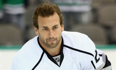 Jarret Stoll Height, Weight, Age, Girlfriend, Family, Facts, Biography