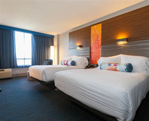 Aloft Miami Dadeland Pool Pictures & Reviews - Tripadvisor