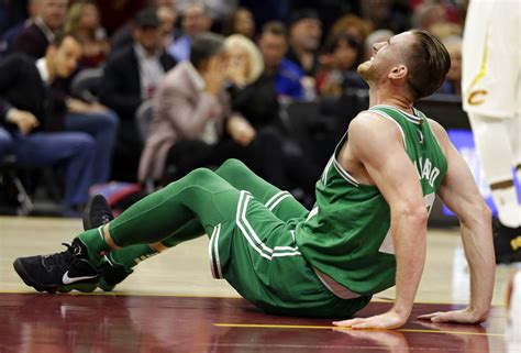 Celtics star Hayward suffers gruesome injury in opener | Philstar.com