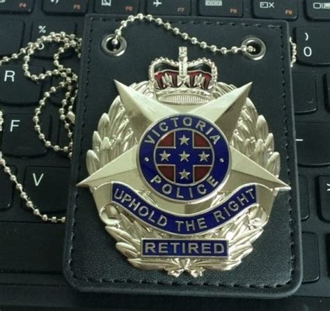 Australian Victoria Police Force Badge Tenez Le Droit (Gold)