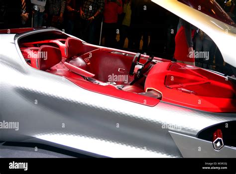 Renault Trezor Electric Concept Car Stock Photo - Alamy